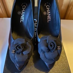 Chanel Black Leather Pump size 35